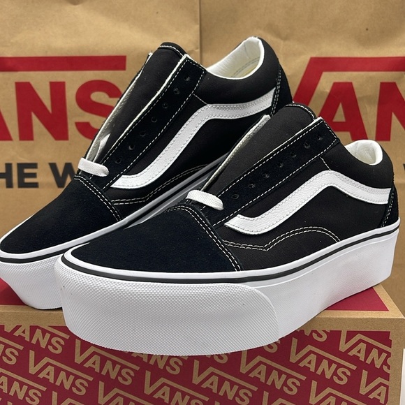 Vans Men’s Old Skool Stackform
Suede/Canvas Black/True Wht
VN0A7Q5M6BT Platforms - Picture 14 of 16